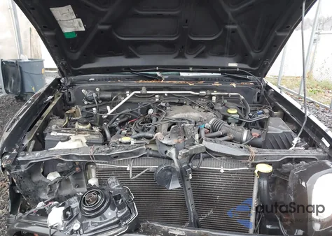 2004 Nissan Xterra Xe z USA, uszkodzony, nr VIN 5N1ED28Y74C622580